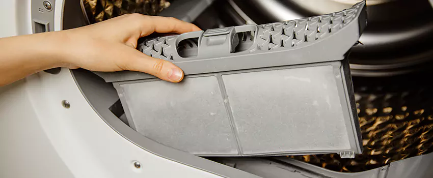 Signs Of A Clogged Dryer Lint Trap in Lakeside, Florida